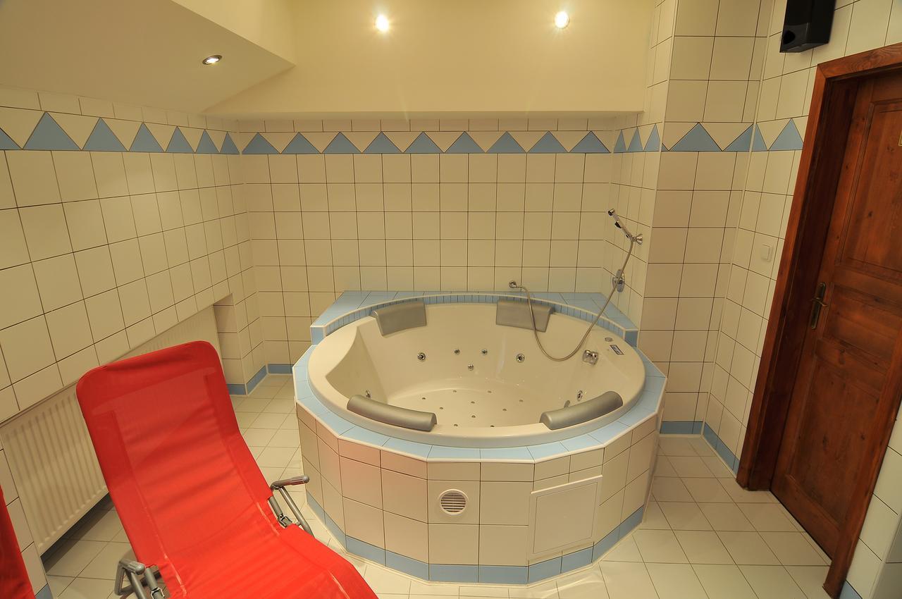 Hotel Manes Svratka Εξωτερικό φωτογραφία